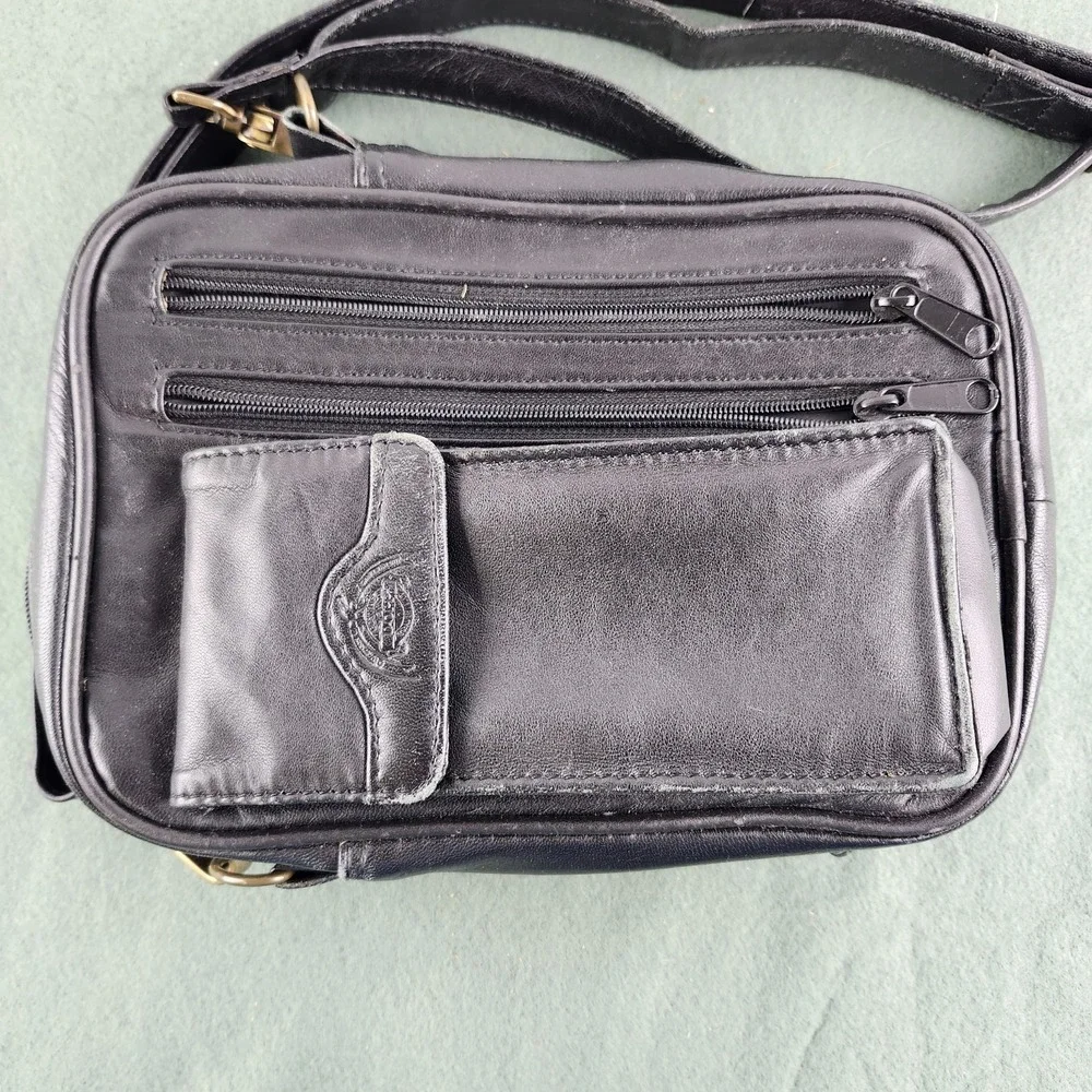 80s/90s Vintage Dopp Personal Travel Messenger Crossbody Genuine Leather Black